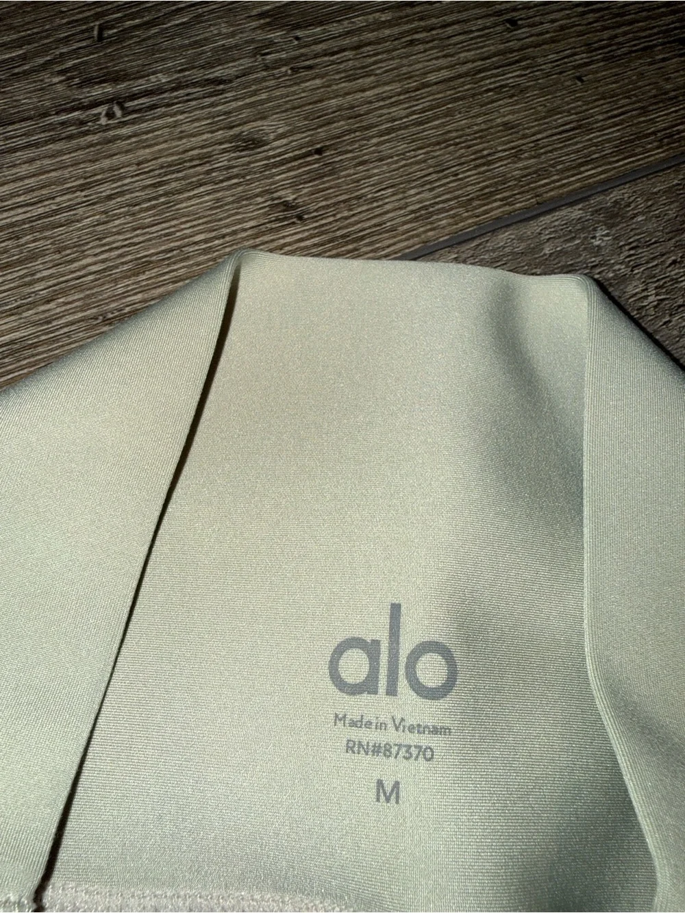 ALO Airlift Medium 7/8ths Pre-Owned